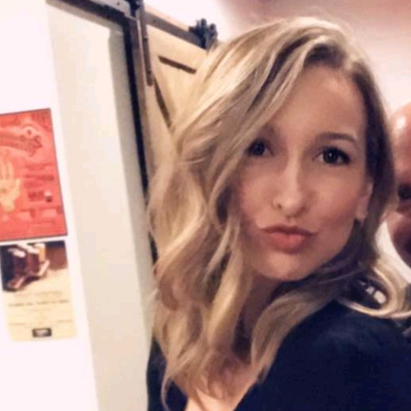 Meet your Posher, Tracy - Picture 1 of 1